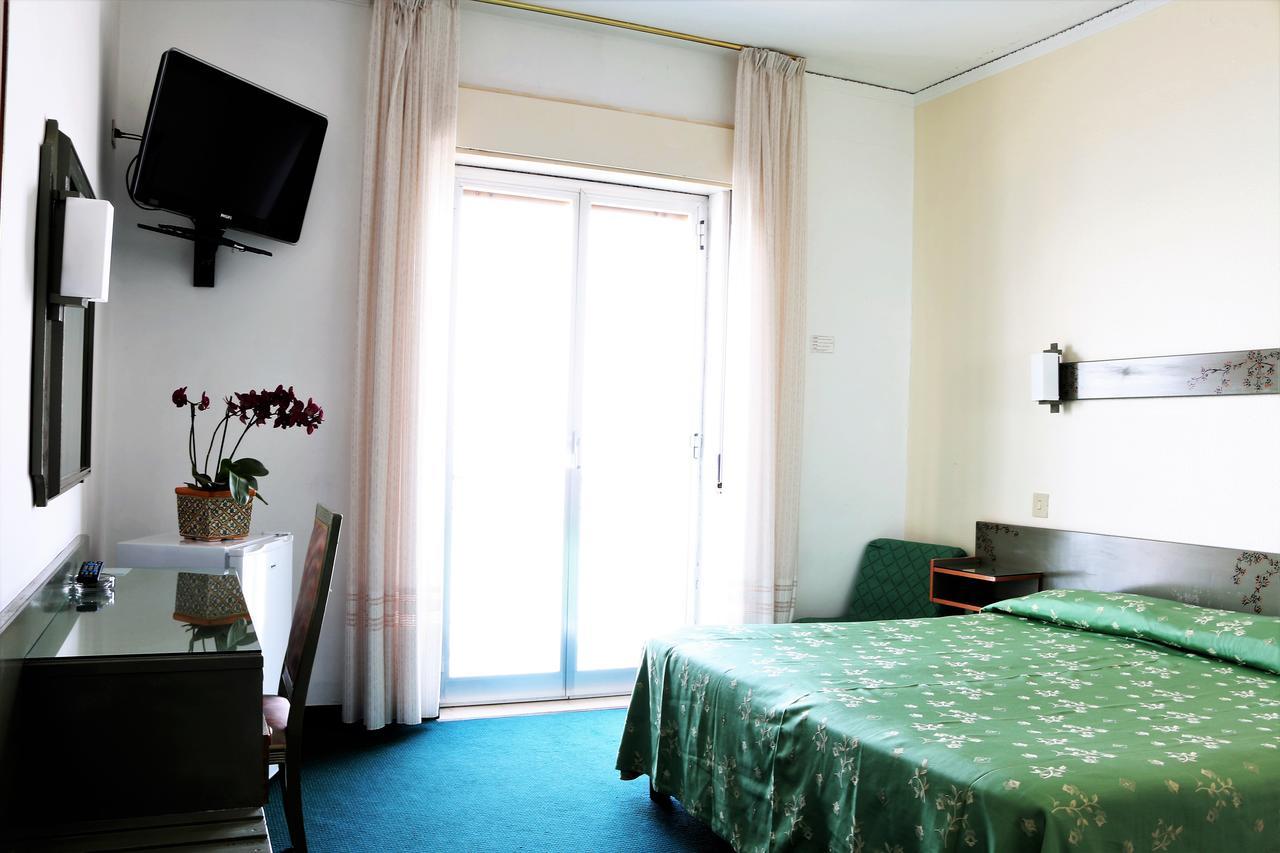 Hotel Kennedy Sant'Alessio Siculo Bilik gambar